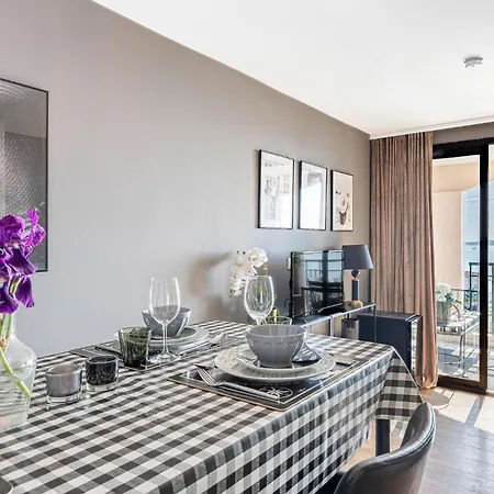 Cozy In With Kitchenette